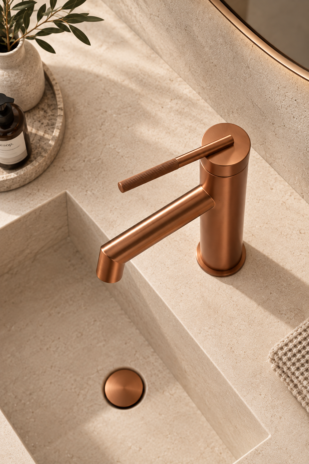 Robinet de lavabo bas or rose brossé ANÉLO, visuel 4