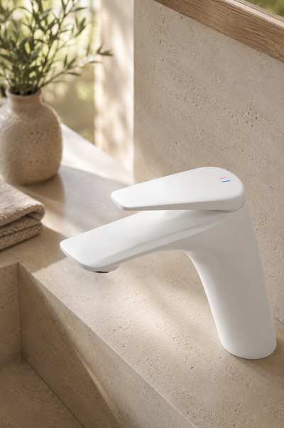 Robinet de lavabo blanc MÉANE, détail du bec