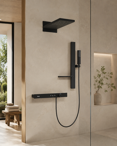Système de douche thermostatique noir mat CÉLESTE en situation, salle de bain